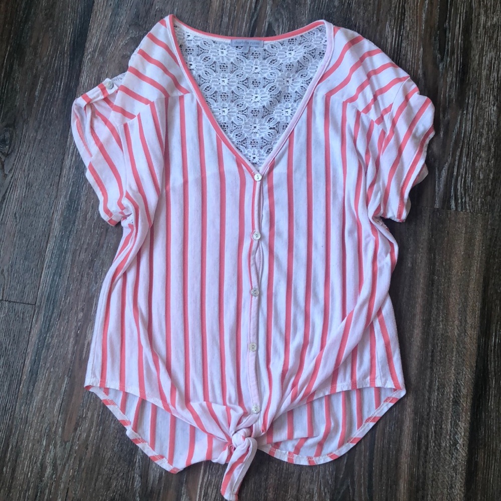 Lace back, tie front top